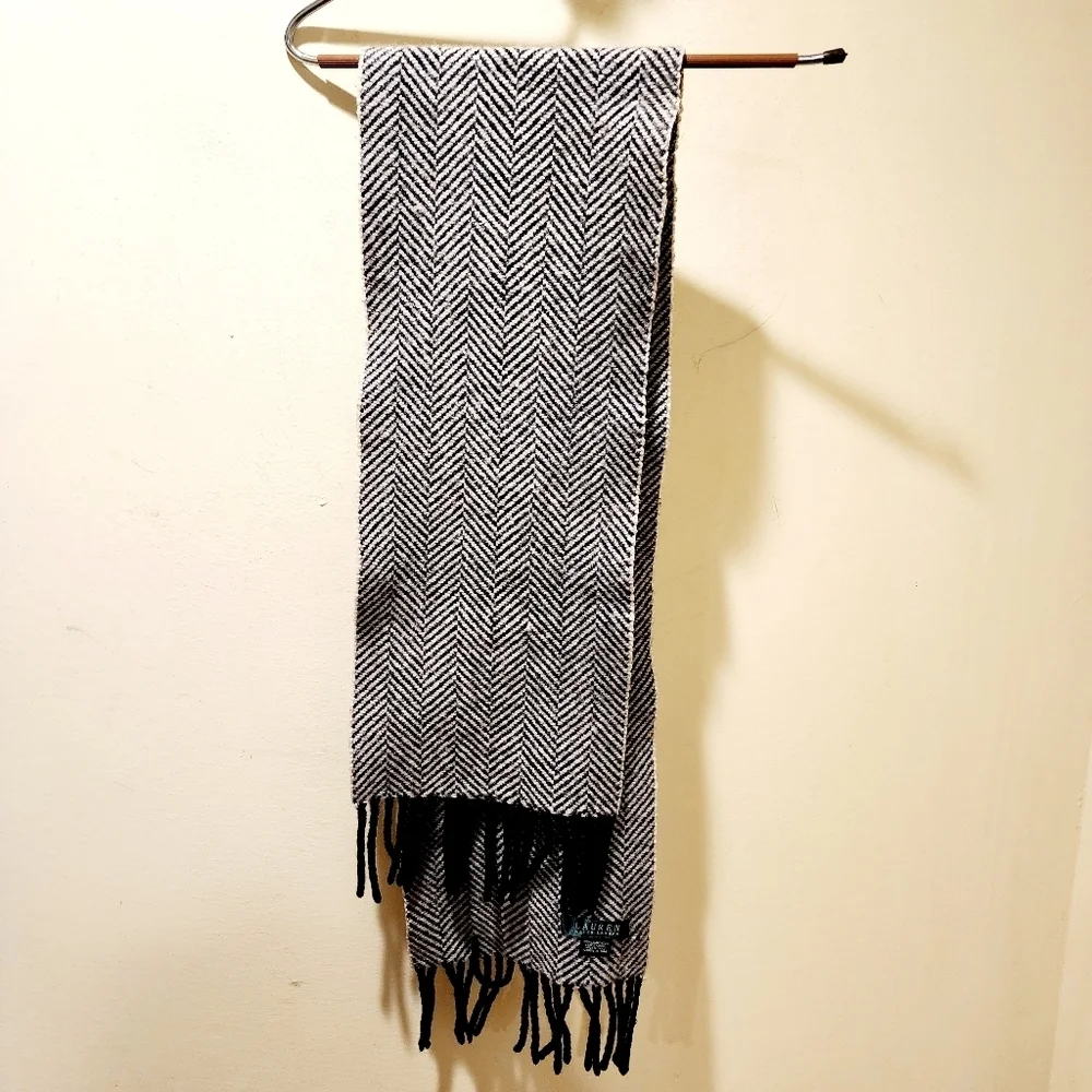 Ralph Lauren Chic Black and White Lambswool Unisex Scarf